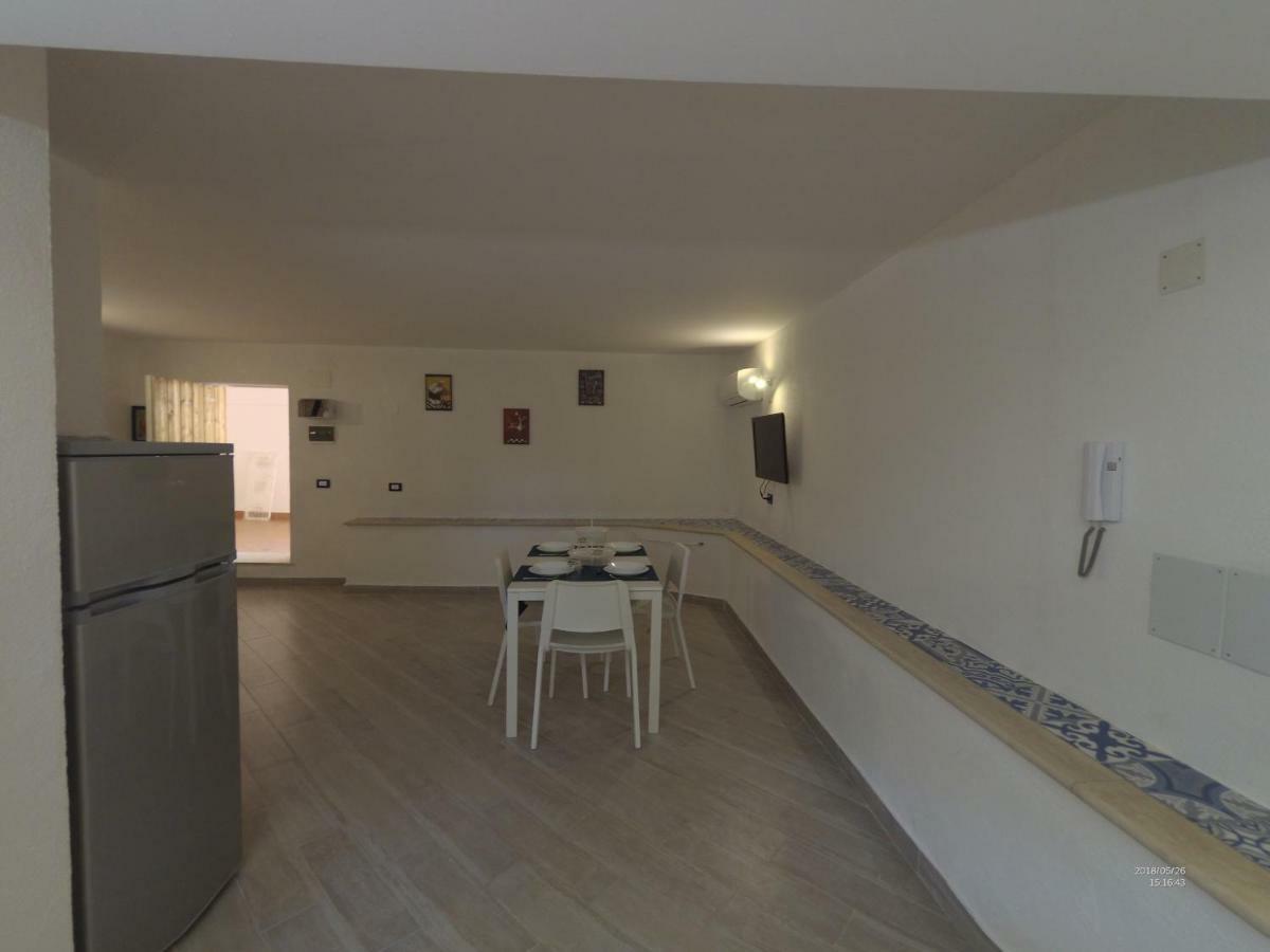 la petit maison Palerme Extérieur photo